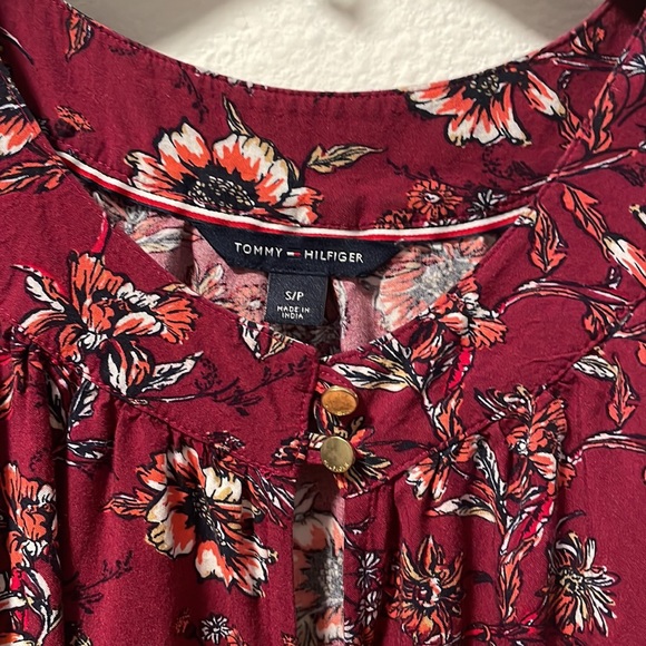 Floral Tommy Hilfiger Top! - Picture 3 of 11